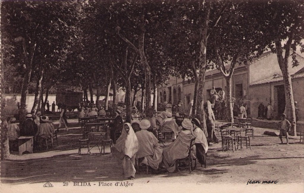Blida - Place d'Alger.jpg