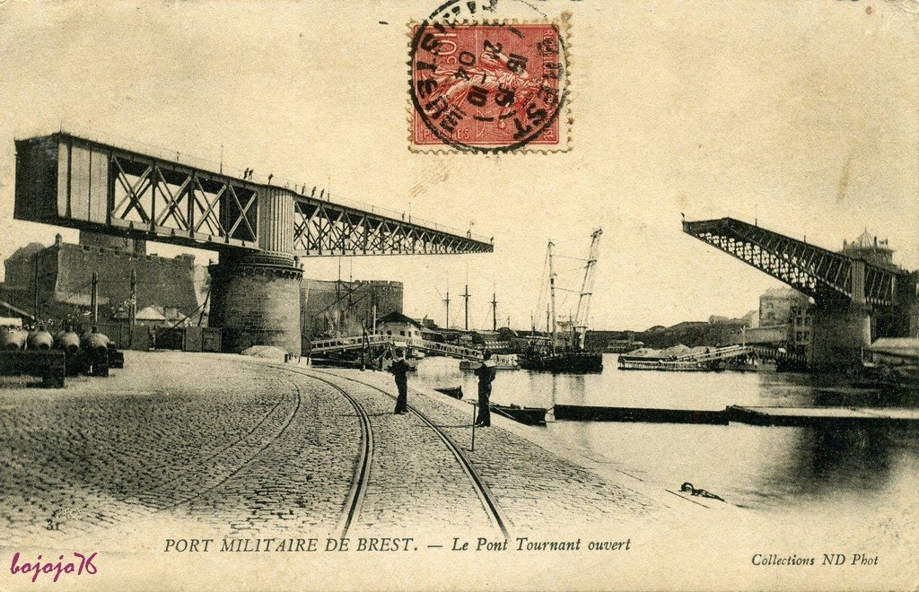 29-Brest-Pont Tournant ouvert.jpg