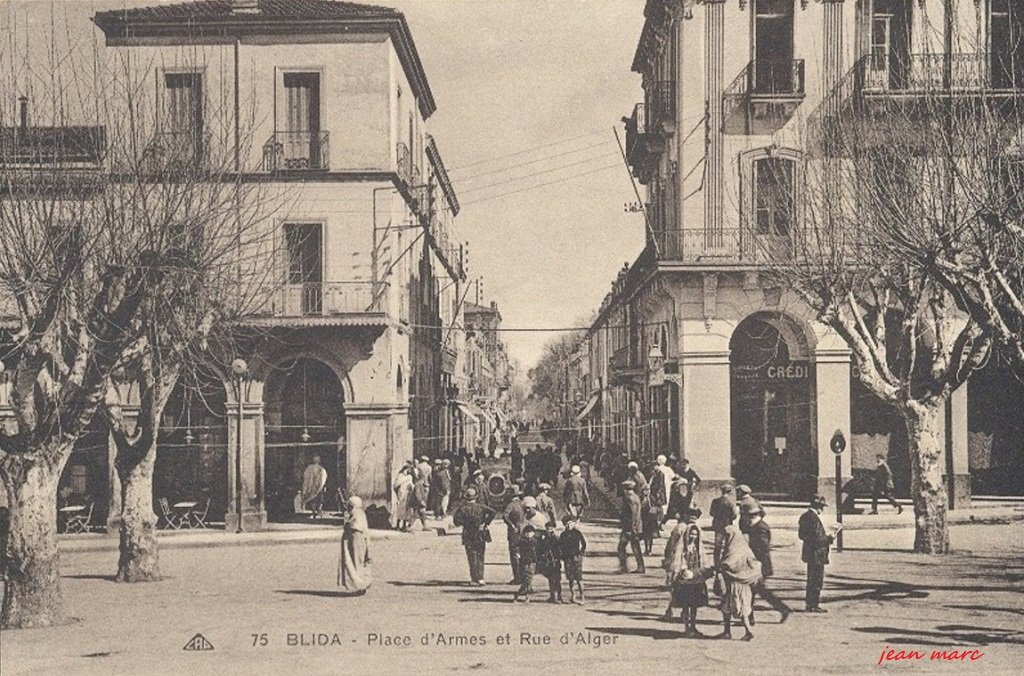 Blida - Place d'Armes et Rue d'Alger.jpg