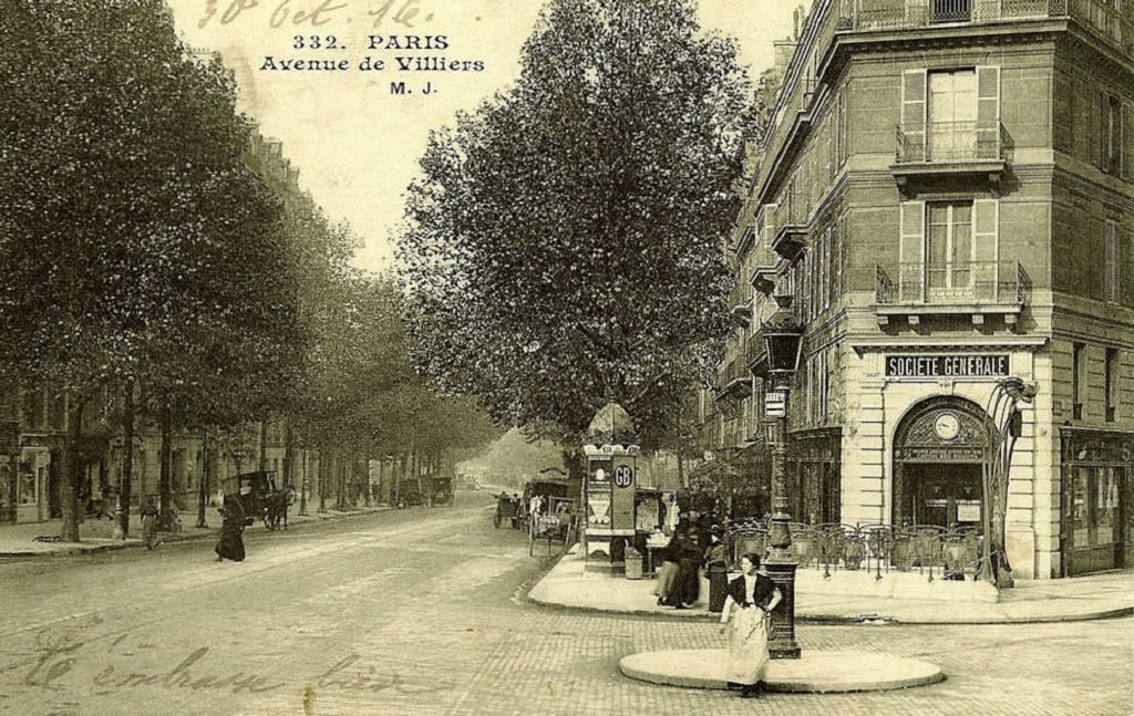 1323263865-Paris-Metro-Station-Wagram-1-JPR.jpg