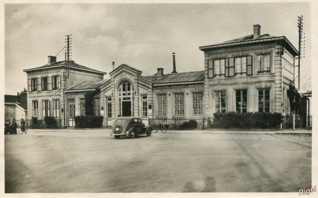 02-Villers-Cotterets_Aisne_ La gare - Editions G Reant.jpg