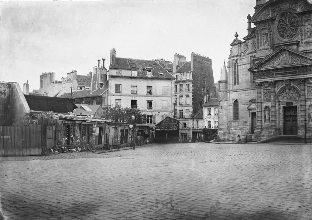 0 Place Sainte-Geneviève, parvis et Eglise Saint-Etienne-du-Mont (cliché Charles Marville vers 1870).jpg