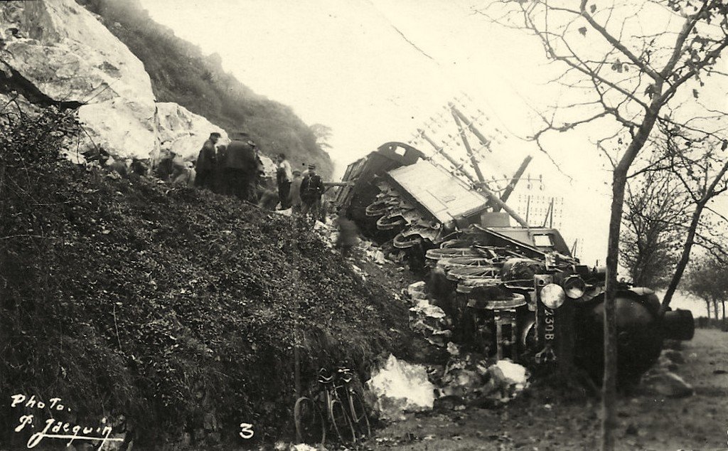 Tain-L'Hermitage Déraillement 26-11-1927.jpg