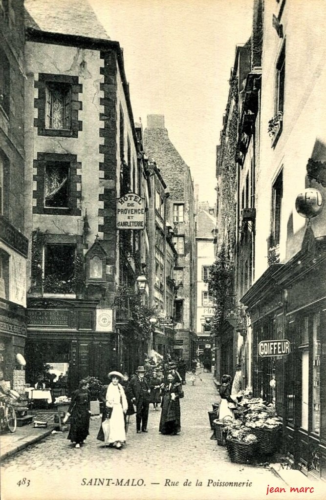 Saint-Malo - Rue de la Poissonnerie.jpg