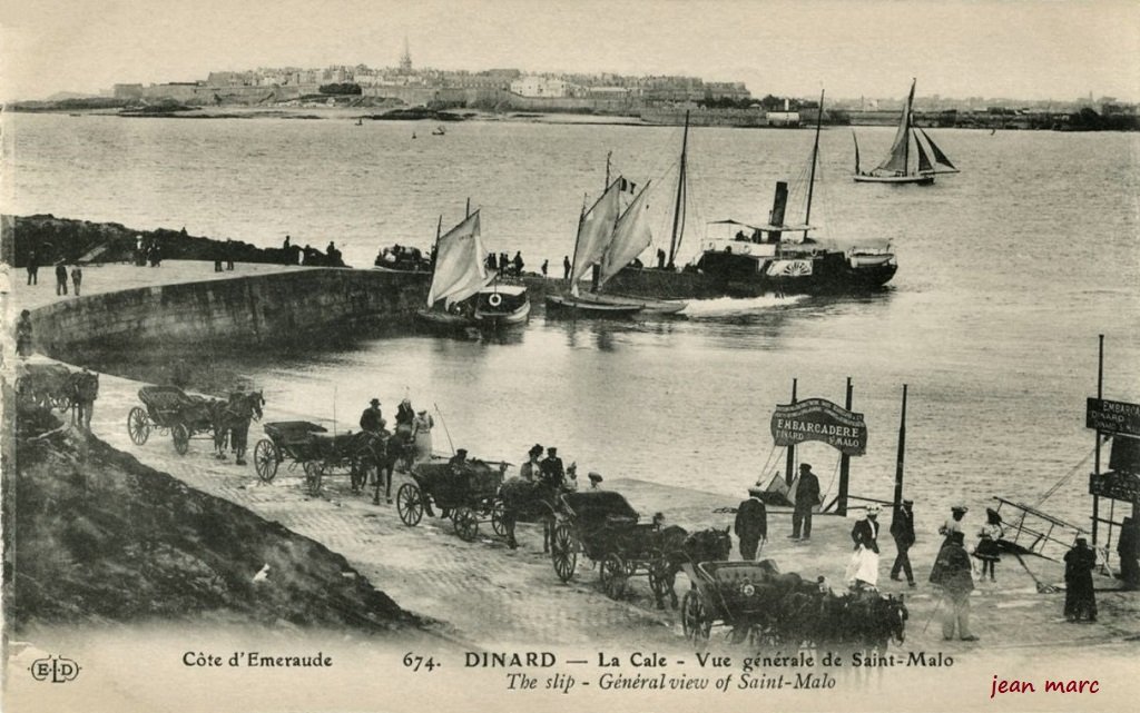 Dinard - La Cale - Vue générale de Saint-Malo.jpg