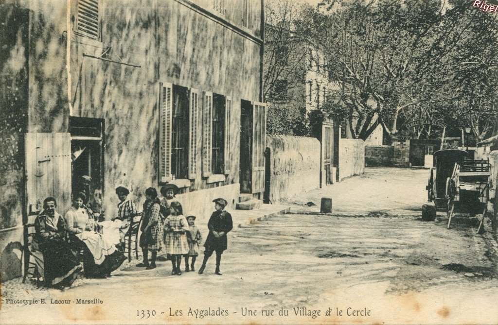 13-Marseille - Les Aygalades - Rue du Village et Cercle - 1330 Phot E Lacour.jpg
