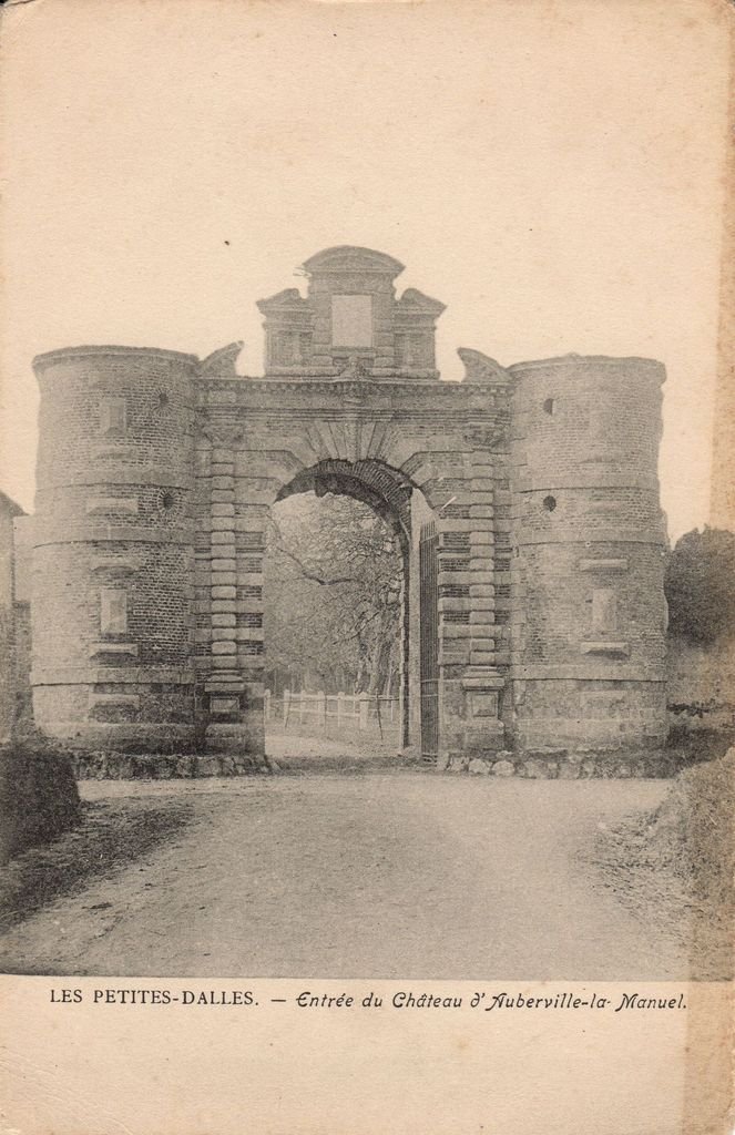 76 - LES PETITES DALLES - Entrée du Château d'Auberville-la-Manuel. - ENP - 10-08-23.jpg
