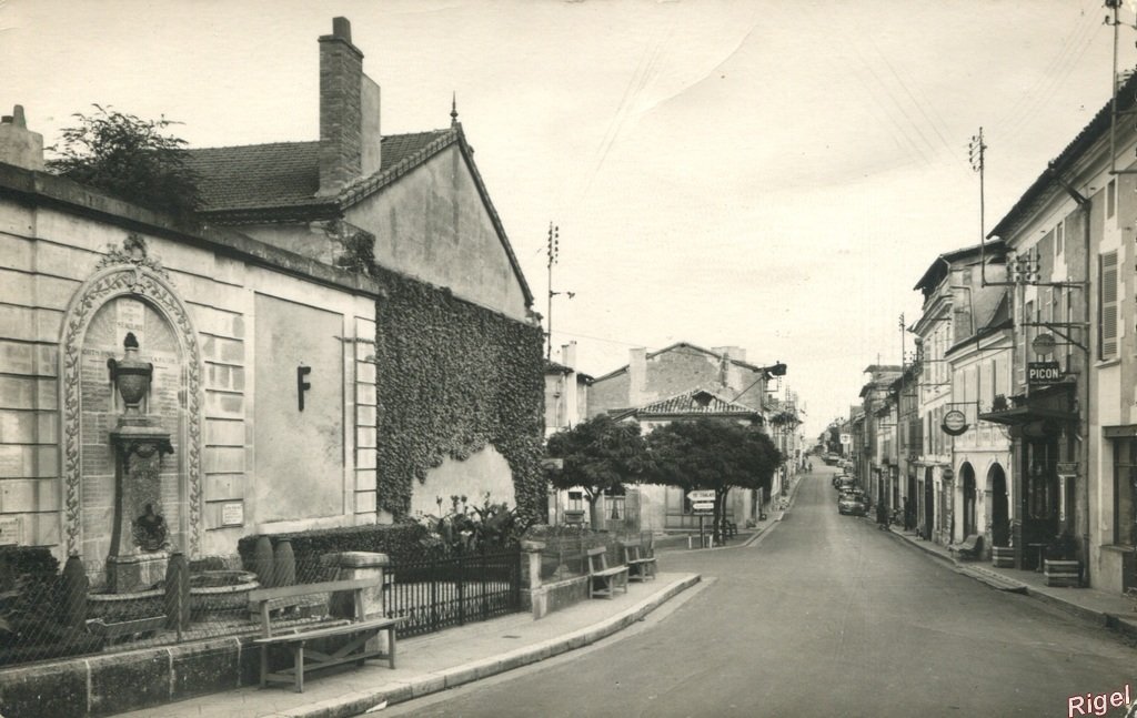 24-Saint-Aulaye - Dordogne Rue Principale et Monument 1914-1918 - 12513 Edition Elgé.jpg