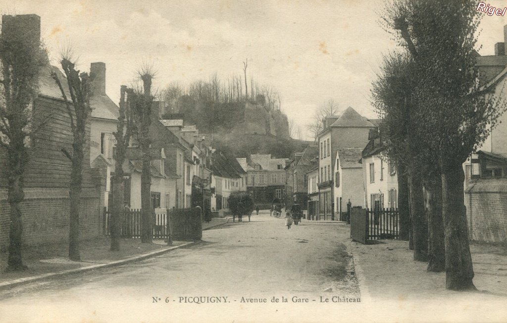 80-Picquigny - Avenue Gare - Château - 6 L Caron.jpg