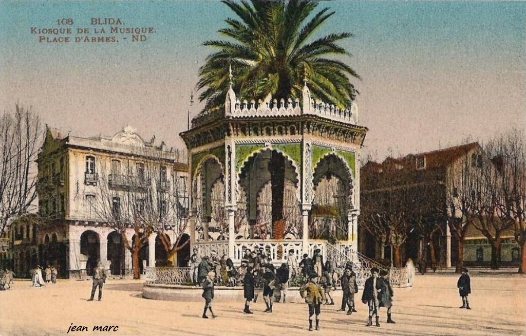 Blida - Kiosque de la Musique - Place d'Armes.jpg