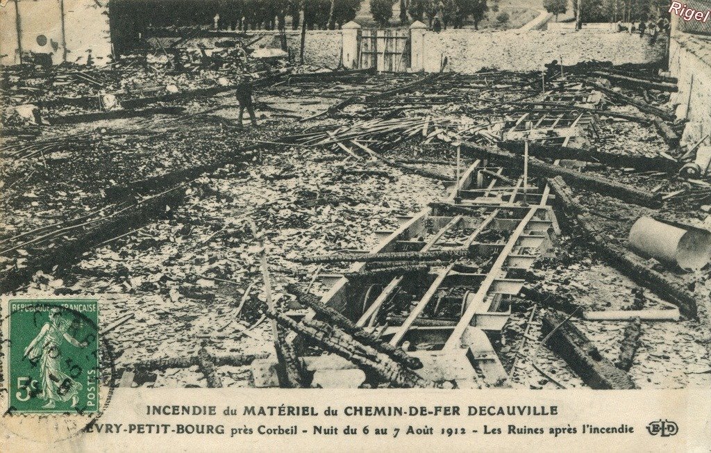 91-Evry-Petit-Bourg - Incendie Usine Decauville - ELD.jpg