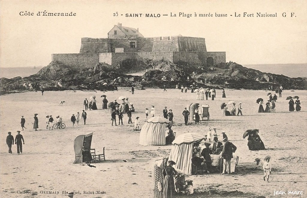Saint-Malo - La Plage à marée basse - Le Fort National 530.jpg