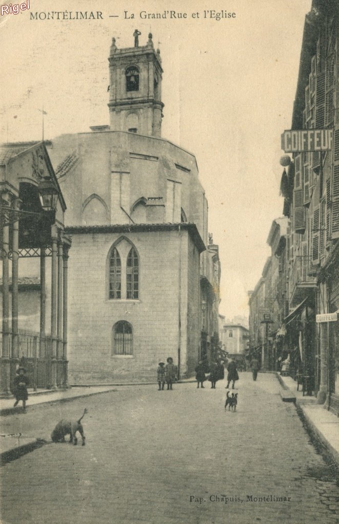 26-Montélimar - Grand'Rue et l'Eglise - Pap Chapuis.jpg