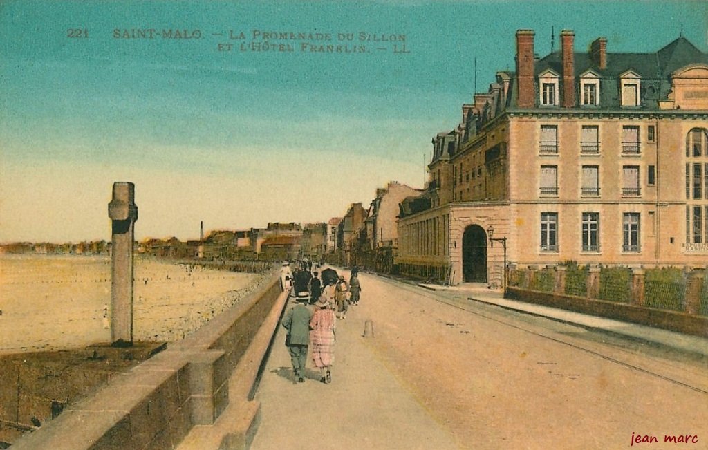 Saint-Malo - La Promenade du Sillon et l'Hôtel Franklin.jpg