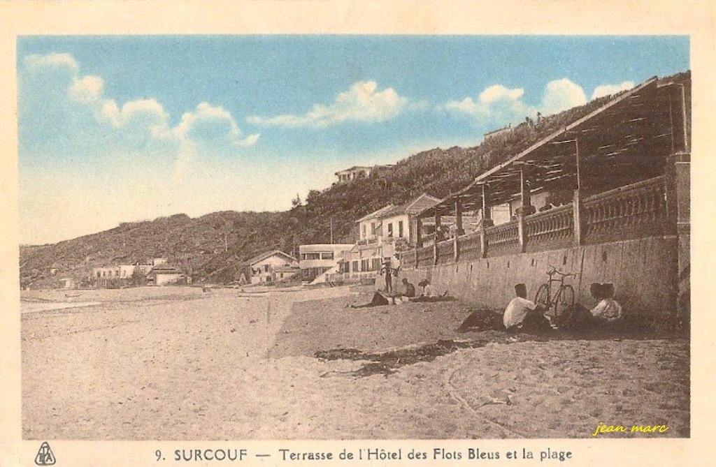 Surcouf - Terrasse de l'Hôtel des Flots bleus et la Plage (EPA).jpg