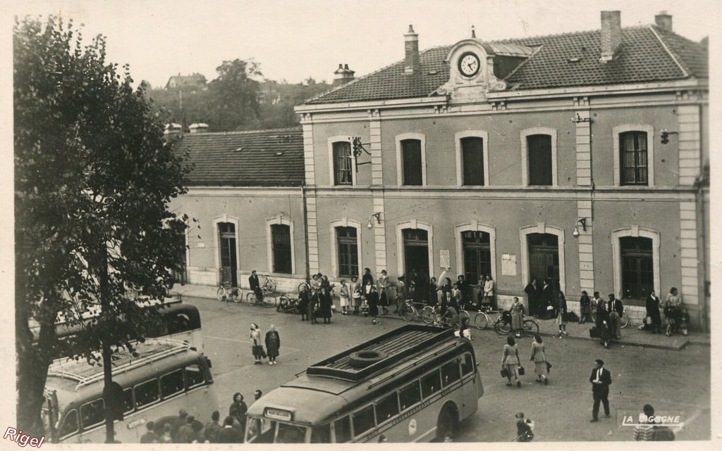 25-Montbéliard - Place de la Gare - Edition La Cigogne.jpg