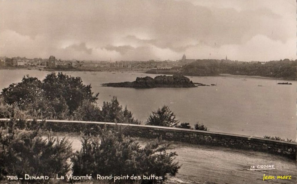 La Vicomté - Rond-Point des Buttes.jpg