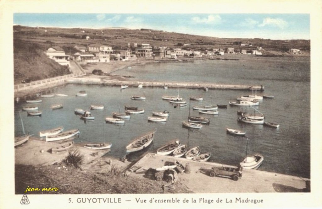 Guyotville - Vue d'ensemble de la Plage de la Madrague.jpg
