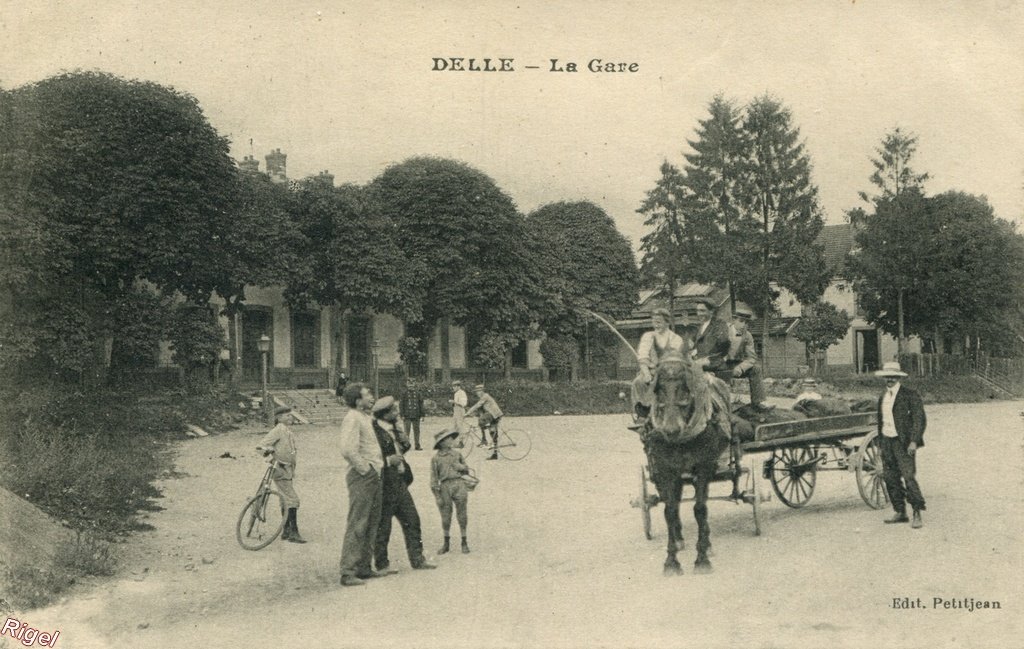 90-Delle - La Gare - Edit Petitjean.jpg
