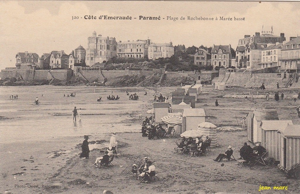 Paramé - Plage de Rochebonne à marée basse.jpg