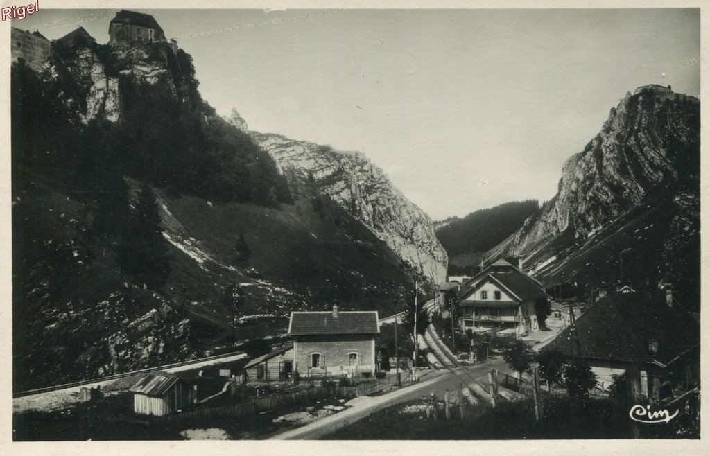 25-La Cluse et Mijoux - Pontarlier _Doubs_ Les Forts de Joux et du Larmont - CIM.jpg