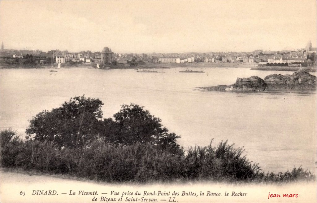La Vicomté - Vue prise du Rond-point des Buttes, la Rance, le Rocher de Bizeux et Saint-Servan.jpg