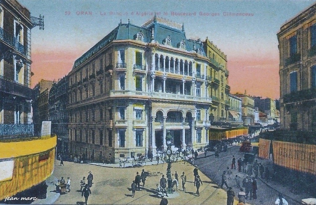 Oran - La Banque d'Algérie et le boulevard Georges Clémenceau.jpg