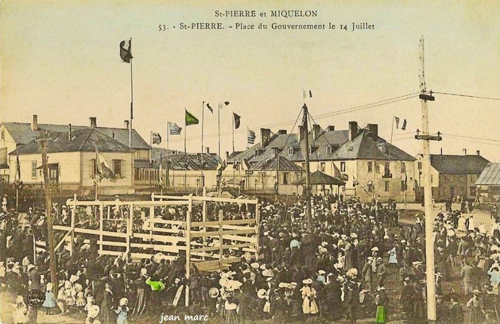 Saint-Pierre - Place du Gouvernement le 14 juillet.jpg