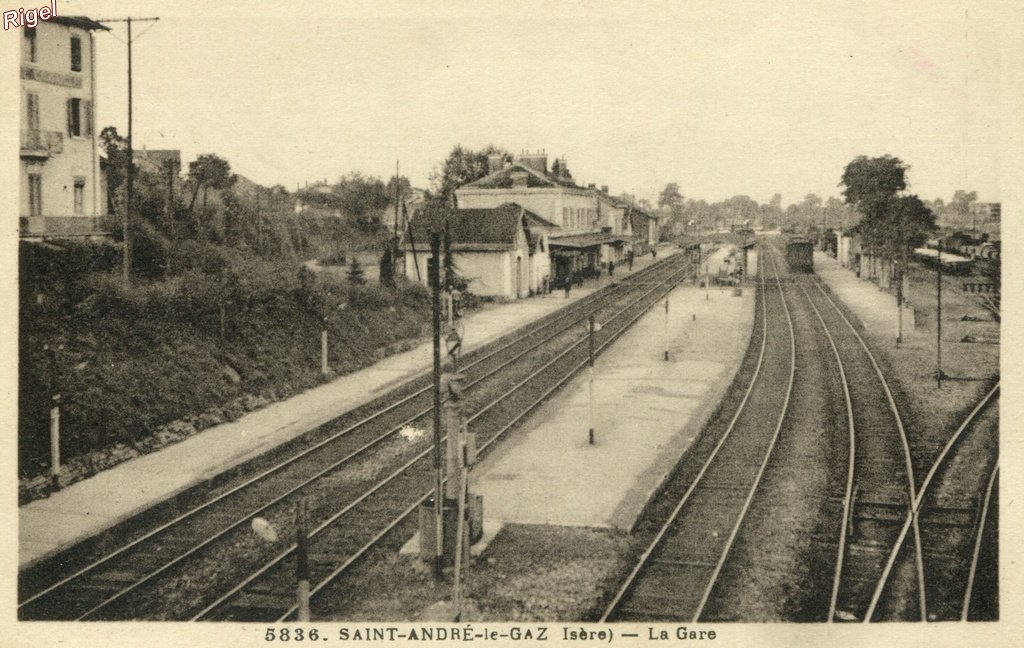38-St-André-le-Gaz - La Gare - 5836 Photographie Grimal.jpg