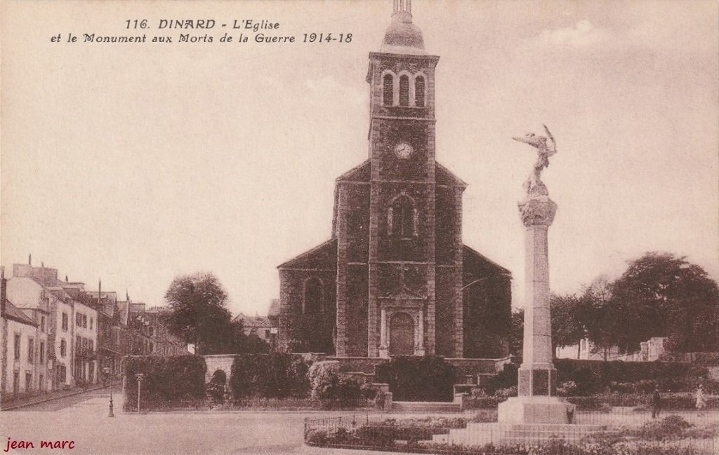 Dinard - L'Eglise et le Monument aux Morts de la guerre 1914-1918.jpg