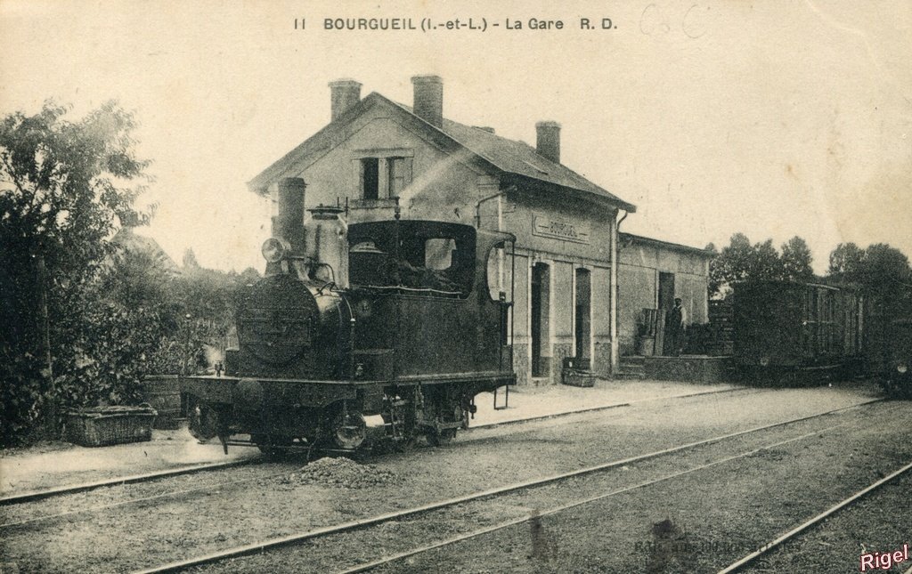 37-Bourgueil - La Gare - 11 RD.jpg