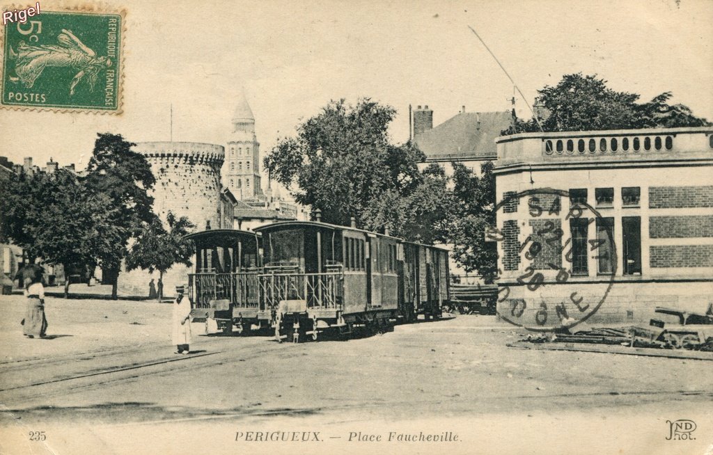 24-Perigueux - Place Faucheville - Tramways - 235 ND Phot.jpg