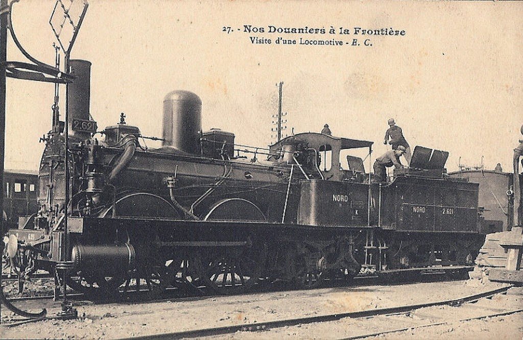 021 n° 2621 visite locomotive musée douane.jpg