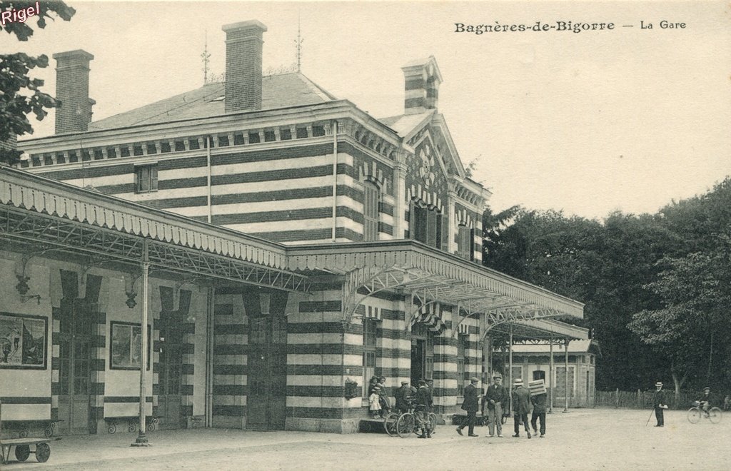 65-Bagnères-de-Bigorre - Gare.jpg