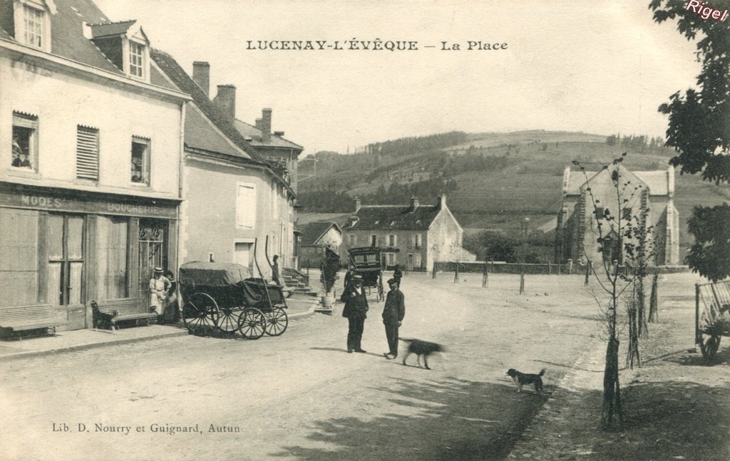 71-Lucenay-l'Evêque - La Place - Lib Nourry et Guignard.jpg