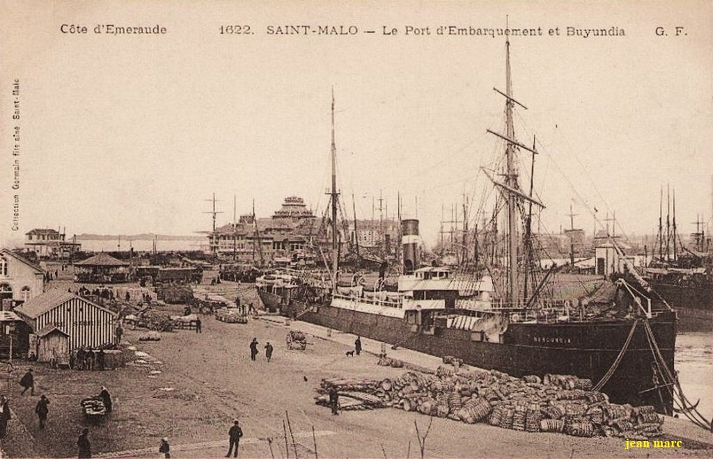 Saint-Malo - Le port d'embarquement et le Burgundia (Buyundia sic).jpg