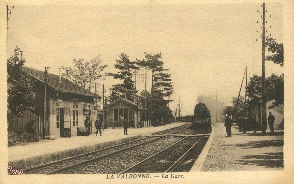01-La Valbonne - La Gare - Edit Chène - Cliché Héritier.jpg