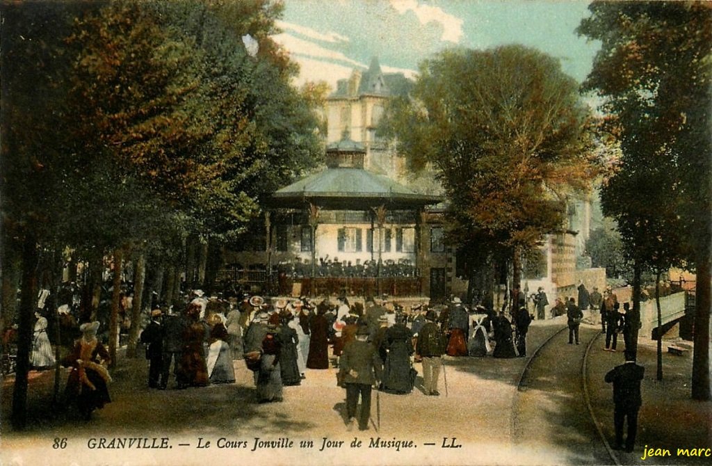 Granville - Le Cours Jonville un jour de musique (version colorisée).jpg