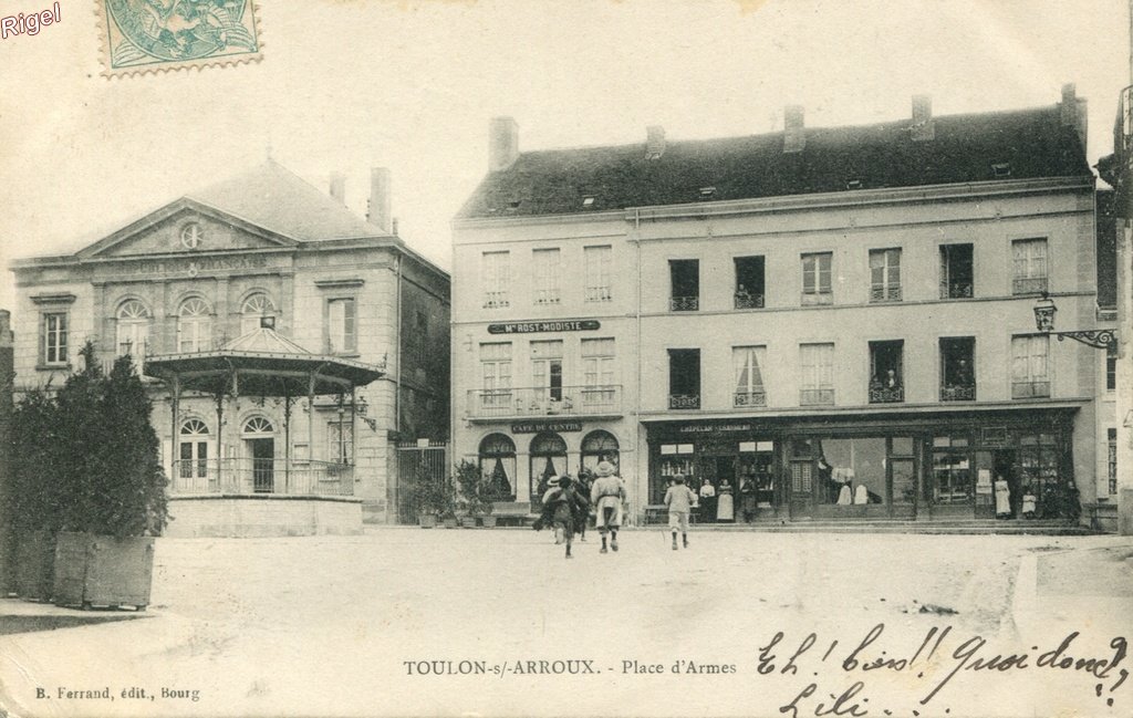 71-Toulon-Arroux - Place d'Armes - B Ferrand édit.jpg