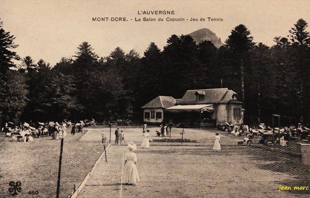 Le Mont-Dore - Le Salon du Capucin - Jeu de Tennis.jpg