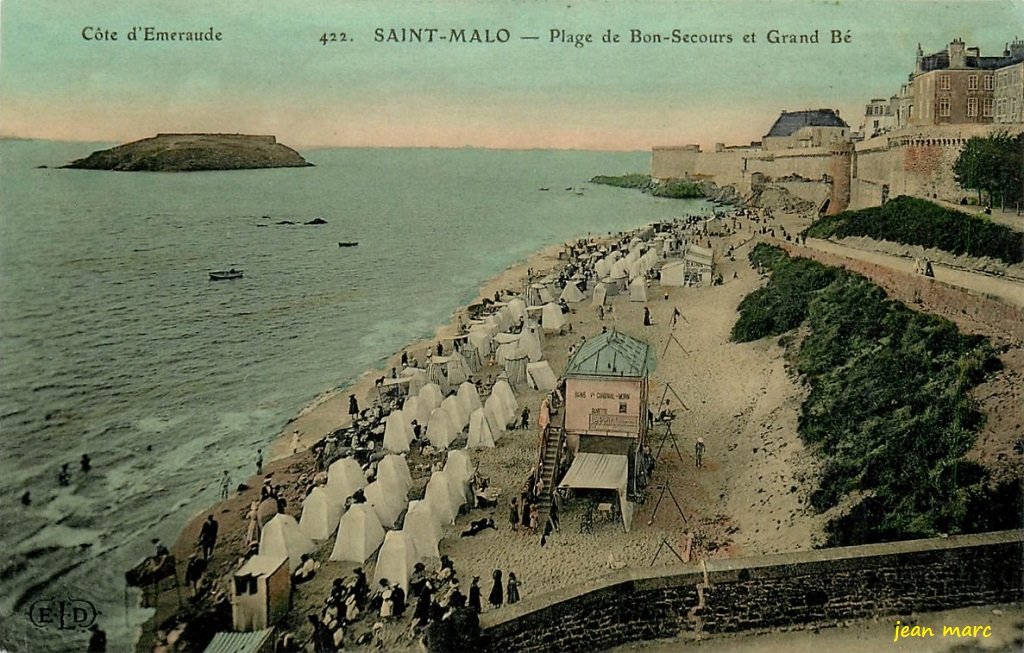 Saint-Malo - Plage de Bon Secours et Grand Bé.jpg