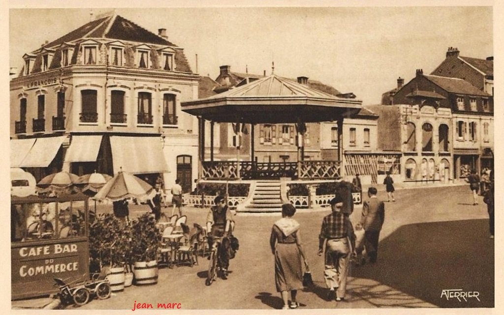 Cayeux-sur-Mer - Place de l'Amiral Courbet.jpg