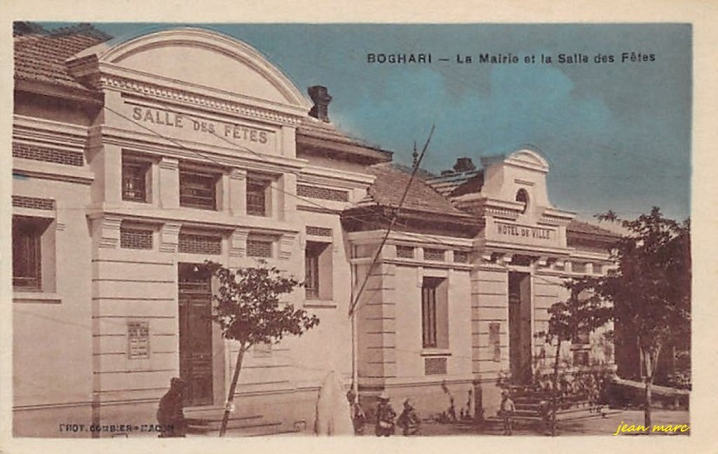 Boghari - La Mairie et la Salle des Fêtes.jpg