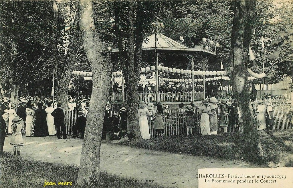 Charolles - Festival des 16 et 17 août 1913 - La Promenade pendant le Concert 1.jpg