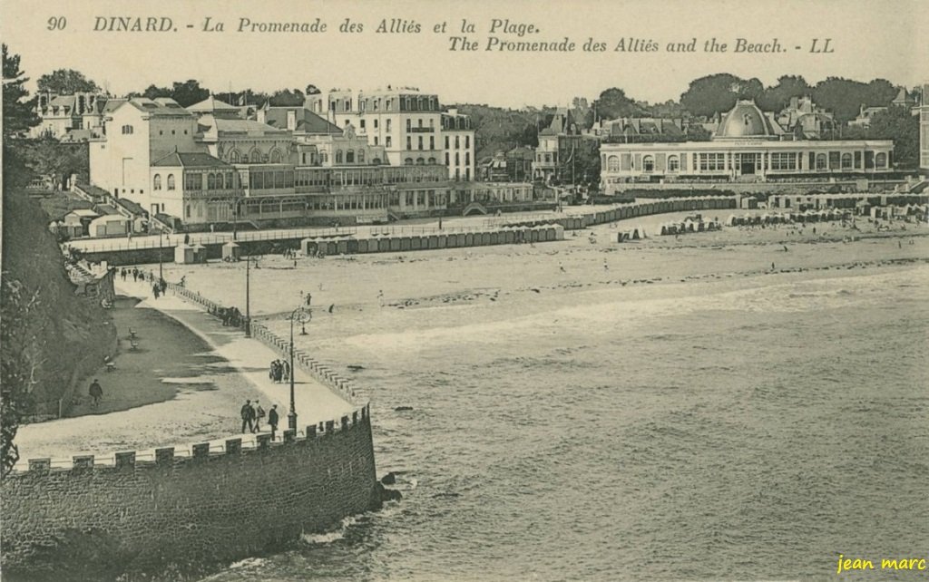 Dinard - La Promenade des Alliées et la Plage.jpg