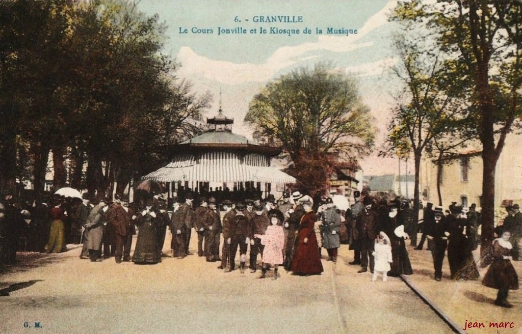 Granville - Le Cours Jonville et le Kiosque de la Musique.jpg