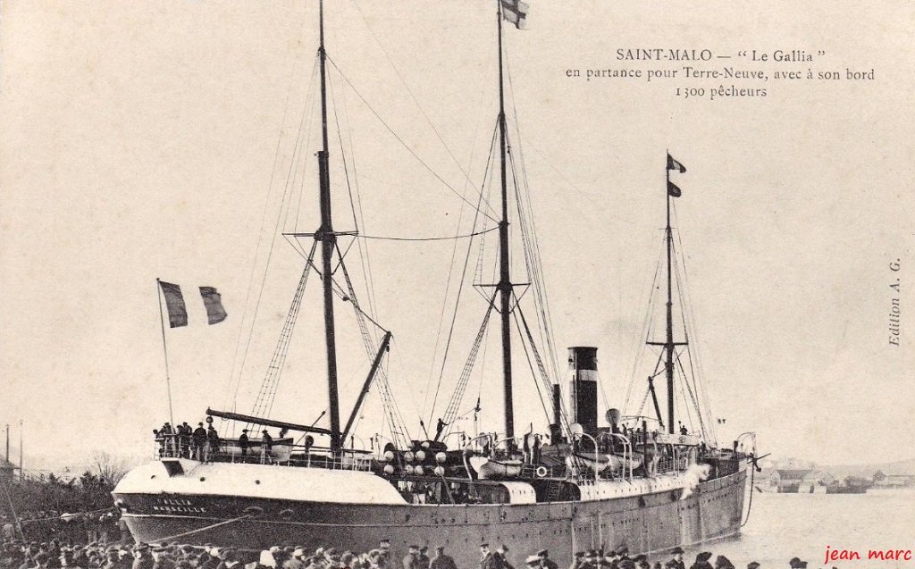 Saint-Malo - Le Gallia en partance pour Terre-Neuve, avec à son bord 1300 pêcheurs 2.jpg