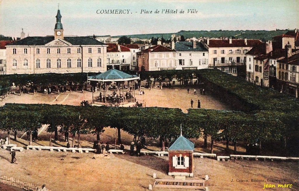 Commercy - Place de l'Hôtel de Ville 2.jpg