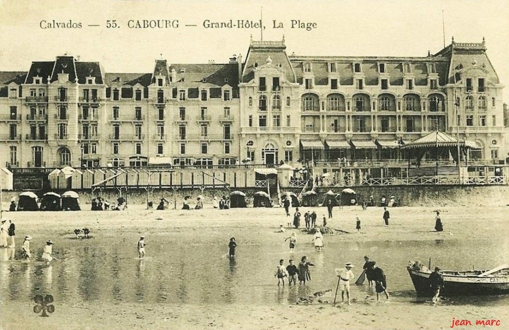 Cabourg - Grand Hôtel, la Plage.jpg