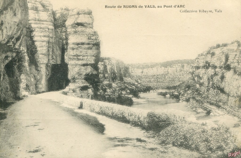07-Ruoms - Route de Ruoms au Pont d'Arc - Coll Ribeyre.jpg